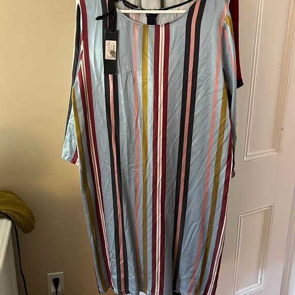 Dress - made in Italy, never worn. Retailed for $189. - Picture 2 of 4